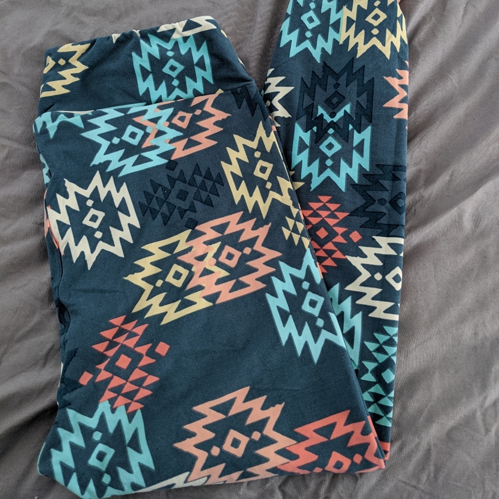 LuLaRoe Leggings Tall and Curvy